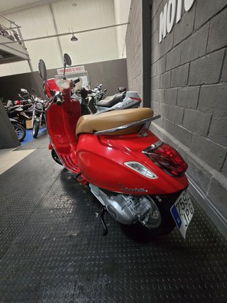 VESPA PRIMAVERA 125 ROJA 2015 26.000KM