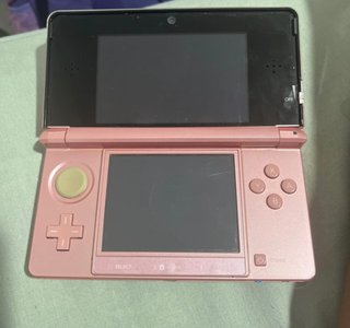 Nintendo 3DS Rosa con Tarjeta SD lleno de juegos