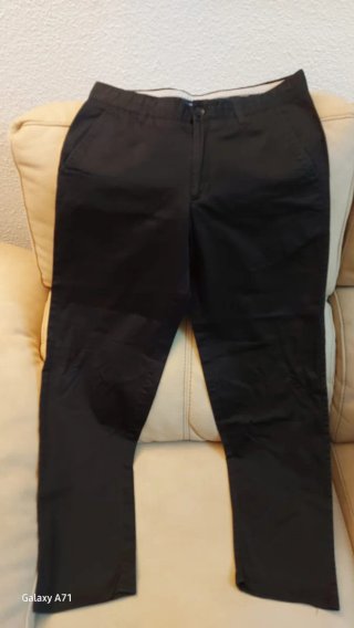Pantaloni neri