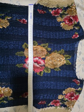 Blusa vintage plisada floral azul marino