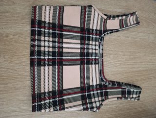 Top de cuadros beige y negro