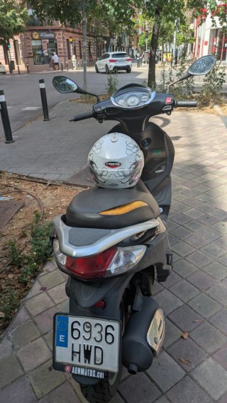 Piaggio Fly 125cc Scooter Negra