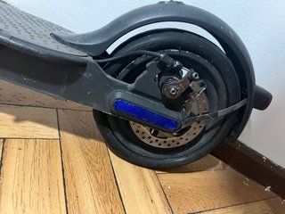 Patinete eléctrico negro