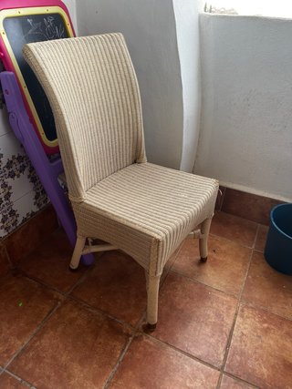 Mesa de madera rústica + Sillas