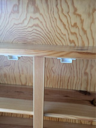 Alacena de madera maciza con vitrina