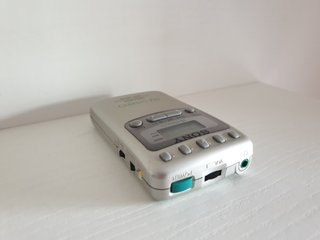 Radio Portátil Sony SRF-M606 FM/AM Mega Bass