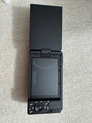 Sony ZV-1A + Grip + Luz Ulanzi