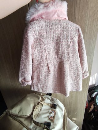 Elegante abrigo niña rosa pelo