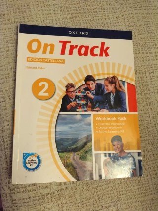 On Track 2 Student Book (Spain)