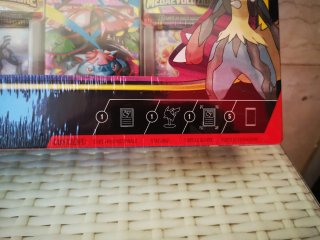 Pokémon Collezione Mega Lucario-EX con Statuina