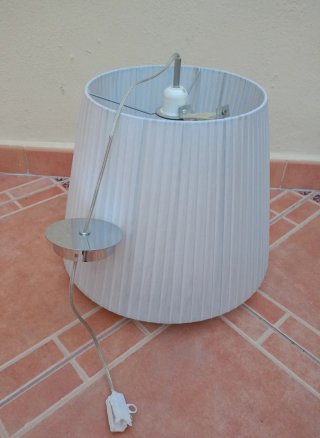 Lámpara gris de techo para dormitorio