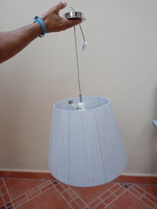 Lámpara gris de techo para dormitorio