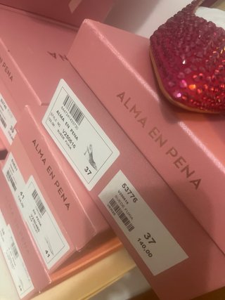 Zapatos tacón rosa fucsia ALMA EN PENA