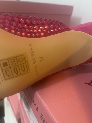Zapatos tacón rosa fucsia ALMA EN PENA