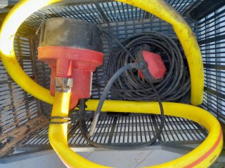 Bomba sumergible para aguas  limpias  o fecales