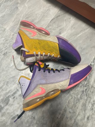 Nike Lebron XIX Low