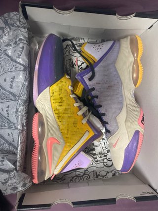 Nike Lebron XIX Low