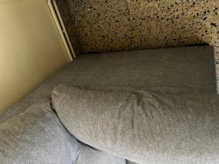Dos Sofás de tela gris