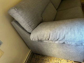 Dos Sofás de tela gris