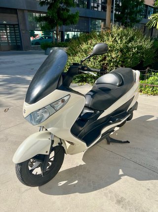 Suzuki Burgman 200 executive