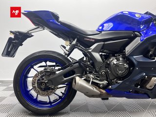 YAMAHA R7 2022 19878 kms.