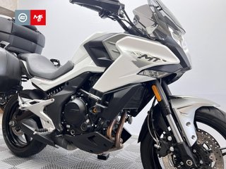 CFMOTO 700 MT 2023 7800 kms.