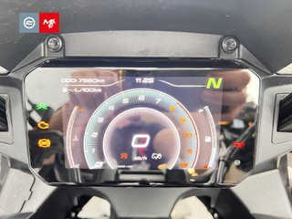 CFMOTO 700 MT 2023 7800 kms.