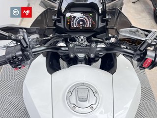 CFMOTO 700 MT 2023 7800 kms.