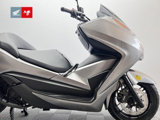 HONDA FORZA 300 2013 13550 kms.