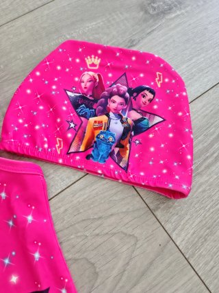 Fato de banho fushia e touca K-pop 3/4 anos