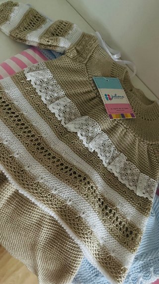 Conjunto Ropa Bebé Tejido Beige y Blanco