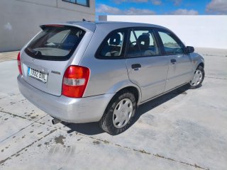 Mazda 323 2001