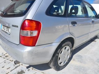 Mazda 323 2001