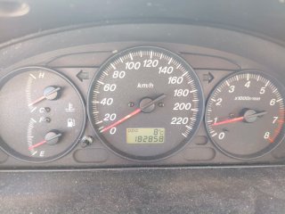 Mazda 323 2001