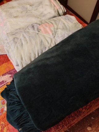 3 Edredón 1'35 y de 80 y cortina rosa floral polié