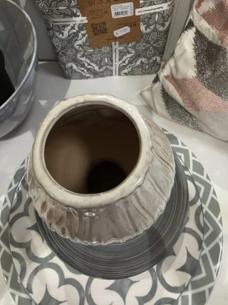 Vaso decorativo in ceramica bianca a forma di viso