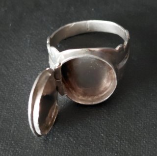 Anillo Sello Plata Relicario Siglo XVIII