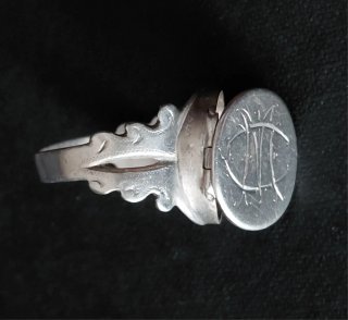 Anillo Sello Plata Relicario Siglo XVIII