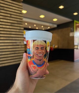 Vaso Lamine Yamal McDonald's