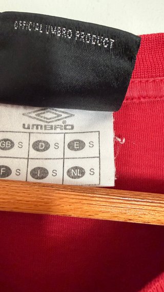 Camiseta Umbro Roja Logo