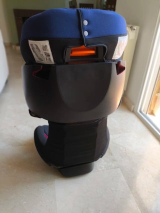 Alzador con respaldo Cybex. Coche