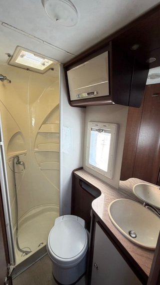 AUTOCARAVANA ROLLER PREMIUM / CAMA TECHO ELECTRICA
