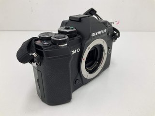 camara digital evil olympus om-d e-m5 mark iii