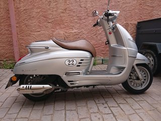 Alquiler Moto Scooter 125cc Automática