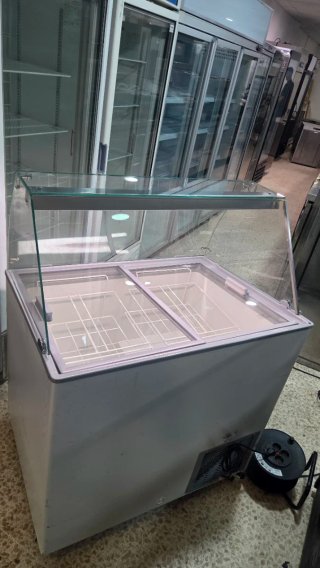 Vitrina expositora de helados