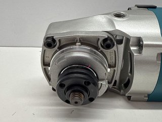 radial makita ga9020r