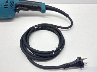 radial makita ga9020r