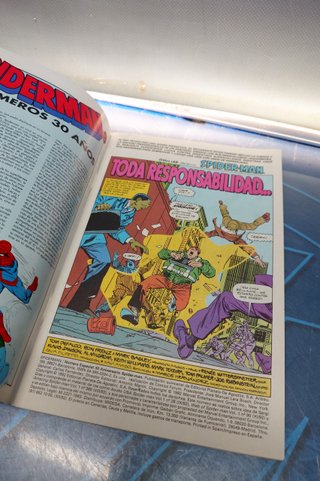 SPIDERMAN comics forum, NUMERO ESPECIAL 30 ANIVERSARIO , contiene poster