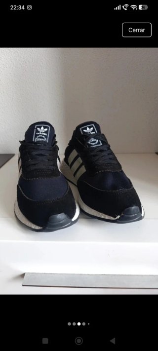 Zapatillas Adidas Negras y Plateadas