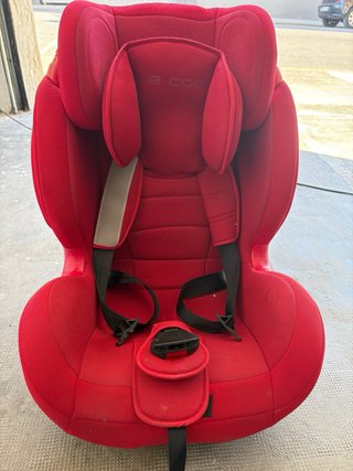 Silla de coche para bebé color rojo